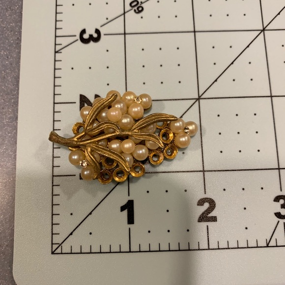 Vintage Gold Color Branch/Leaf Faux Pearl Brooch/Pin - Picture 6 of 7